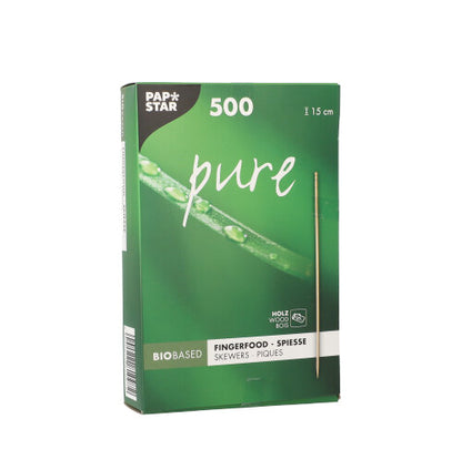 Eine grüne Faltschachtel mit der Aufschrift "PAPSTAR Fingerfood-Picker pure" der PAPSTAR GmbH fasst 500 elegante, gedrehte 15 cm lange Spieße und zeigt in Großaufnahme einen taufrischen grünen Pflanzenstamm.