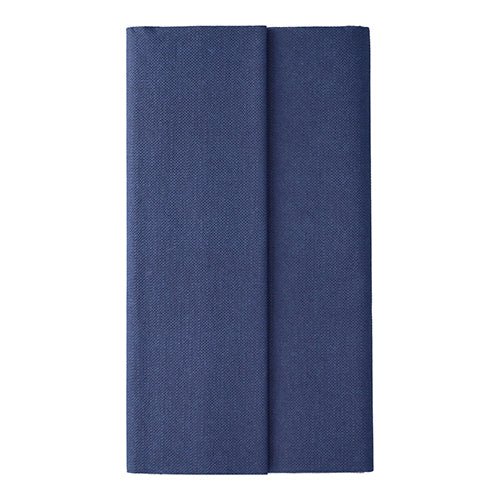 En duk från PAPSTAR GmbH från ROYAL-kollektionen (Tissue, 120 x 180 cm) i mörkblått är prydligt vikt och vertikalt placerad framför en enkel vit bakgrund, vilket understryker dess högkvalitativa kvalitet.