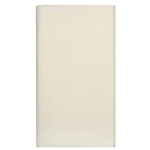 En rent vikt, rektangulär, krämfärgad PAPSTAR Tissue-duk "ROYAL Collection" (120 x 180 cm) från PAPSTAR GmbH presenteras framför en enkel vit bakgrund.
