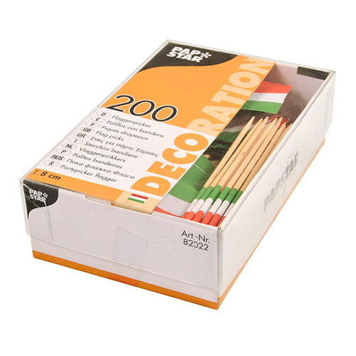Den PAPSTAR 200 Deko-Picker 8 cm från PAPSTAR GmbH innehåller 200 cocktail-pickar av trä med röd-vit-gröna flaggdekorer i en genomskinlig låda med orange-vit märketikett – idealisk för fingerfood eller catering.
