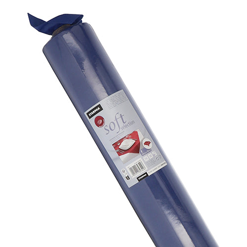 En blå rulle Starpak bordsduk, tyg-liknande, fleece "Soft Selection", är snett avbildad. Etiketten visar produktdetaljer och en bild av ett bord med röd Starpak-duk.