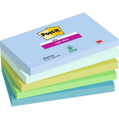 En hög med sex Post-it® Super Sticky Notes, 76 mm x 127 mm, 90 blad per block, från 3M Deutschland GmbH, tillverkade av 100% PEFC-certifierat papper i pastellfärger som blå, grön och gul.