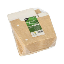 En klar, plastförpackad stapel av 50 bruna PAPSTAR "ren" pommes-frites-tråg av miljövänlig kartong med klafflock, grön-vit etikett och produktinformation från märket PAPSTAR GmbH.