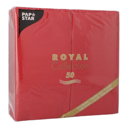 Avbildat är en förpackning med 50 röda PAPSTAR servetter "ROYAL Collection" 1/8-vik (40 x 40 cm) från PAPSTAR GmbH med guld-vit text på en transparent plastförpackning – idealisk för en elegant bordsdekoration.