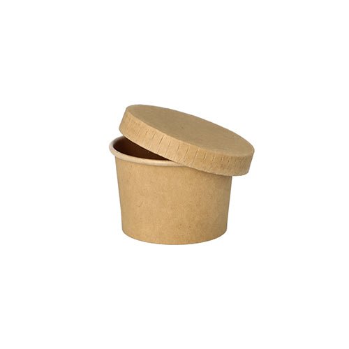 Den PAPSTAR 50 portionsbägare av brunt papper från PAPSTAR GmbH med passande lock, delvis öppnad och snett placerad, presenterad på vit bakgrund – perfekt som miljövänlig portionsbägare i restaurangbranschen.