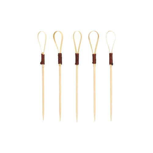 Vierzig PAPSTAR Fingerfood Picker 10 cm "Loop" Cocktail Picks der PAPSTAR GmbH, ideal für Snacks und Fingerfood, zeichnen sich durch ein einzigartiges Loop-Design mit dunkelbraun umwickelten Abschnitten aus, die aufrecht vor einem schlichten weißen Hintergrund angeordnet sind.