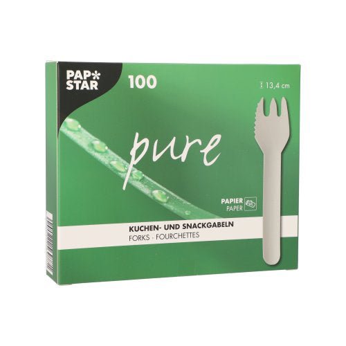 En grön "PAPSTAR pure"-låda från PAPSTAR GmbH innehåller 100 vita, tandade kak- och snackgafflar av papper (12,7 cm). Förpackningen visar en bild av en gaffel och en närbild av en växtstjälk med vattendroppar.