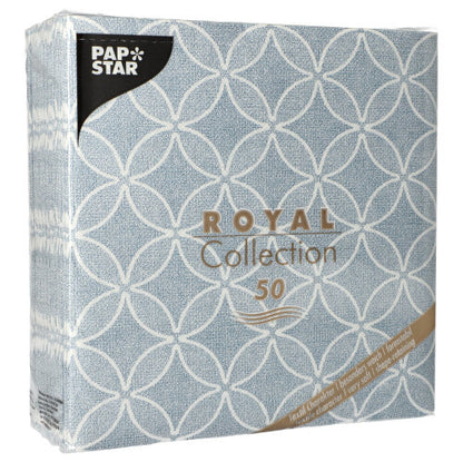 En kvadratisk förpackning av PAPSTAR GmbH 50 servetter "ROYAL Collection" 1/4-vikning, 40 x 40 cm, i blått, visar ett ljusblått och vitt geometriskt mönster med produktinformation och texten "ROYAL Collection 50" på framsidan.