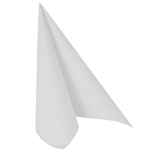En enda vit PAPSTAR Servett ”ROYAL Collection” (40x40 cm, 1/4-veck) från PAPSTAR GmbH är avbildat på högkant i en triangulär vikning mot en enkel, vit bakgrund.