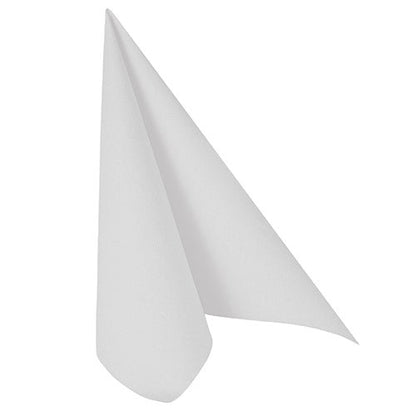 En enda vit PAPSTAR Servett ”ROYAL Collection” (40x40 cm, 1/4-veck) från PAPSTAR GmbH är avbildat på högkant i en triangulär vikning mot en enkel, vit bakgrund.