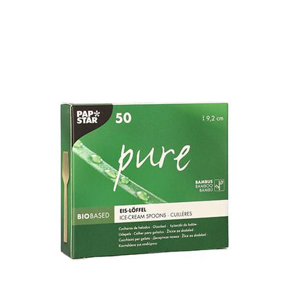En grön låda från PAPSTAR GmbH med texten "pure" innehåller 50 miljövänliga, biologiskt nedbrytbara bambuglasskopor (9,2 cm) i en flerspråkig förpackning med en bild av en bambuslev.