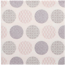 Verschönern Sie Ihren Tisch mit den 50 Servietten "ROYAL Collection" 1/4-Falz 40 x 40 cm rosa der PAPSTAR GmbH mit geometrischen Kreisen in Rosa und Grau auf weißem Gittergrund - stilvolle Servietten für jeden Anlass.