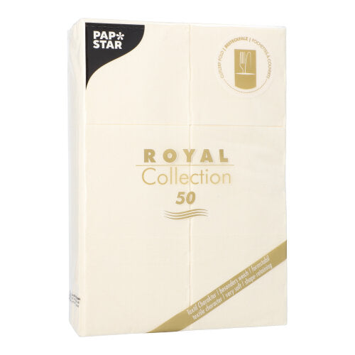 Ett paket med 50 cremefärgade PAPSTAR servetter „ROYAL Collection“ (48 x 30 cm, bestickfals) från PAPSTAR GmbH levereras i en förpackning med guld-vit text, en logotyp och information i det övre högra hörnet.