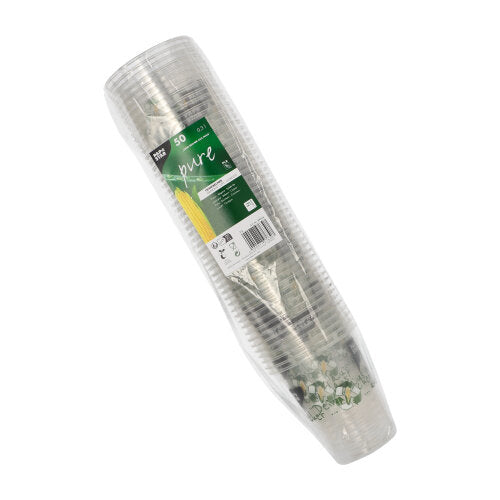 En förpackning med 50 PAPSTAR "Bägare av majs" PLA-bägare från PAPSTAR GmbH, inslagna i plastfolie och med en grön-vit etikett som anger att de är biologiskt nedbrytbara och tillverkade av majs.