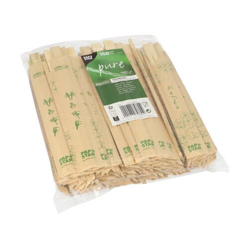 En genomskinlig plastpåse från PAPSTAR GmbH innehåller 100 par "rena" bambu-ätpinnar (21 cm), som är individuellt förpackade i plastfolie. Den grön-vita etiketten visar produktinformation, streckkod och varumärkesnamn.