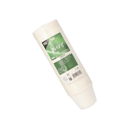 Avbildad är en förpackning med 50 vita PAPSTAR "pure" sockerrörsskålar från PAPSTAR GmbH, insvept i genomskinlig plast med en grön-vit etikett med produktdetaljer och streckkoder.