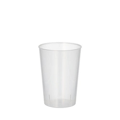 En klar Starpak 20 återanvändbara dricksglas PP 0,1 l (genomskinlig, okrossbar) står upprätt på en enkel vit bakgrund och betonar sin återanvändbara design.