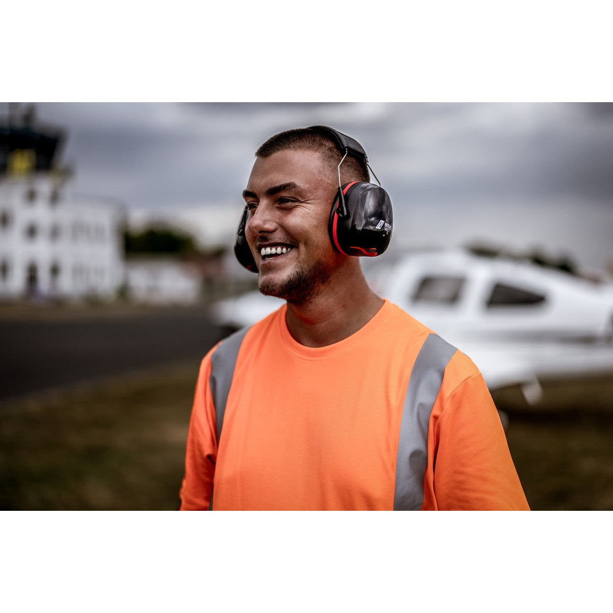 NITRAS MUTE DEFENDER PRO, hörselkåpor, svart/röd, EN 352-1 plast | Förpackning (1 st)