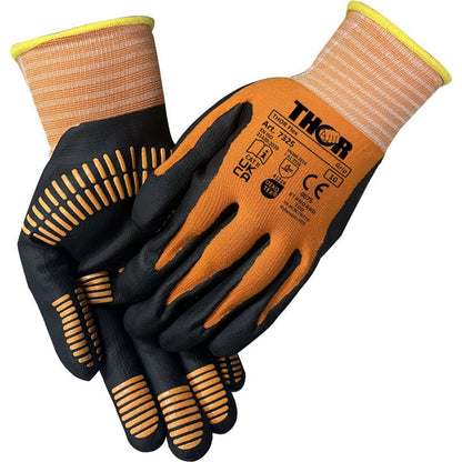 Ett par orange-svarta Abena Re-Seller GmbH Thor Flex Multigrip arbetshandskar med gula manschetter, med svarta greppmönster på handflator och fingrar och säkerhetsinformation på baksidan av en handske.