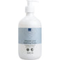 500 ml pumpflaska Abena Re-Seller GmbH hår- och kroppsschampo med parfym, med vit flaska och ljusblå etikett, dermatologiskt testad för kroppsvård; tillgänglig i 6-pack kartong.