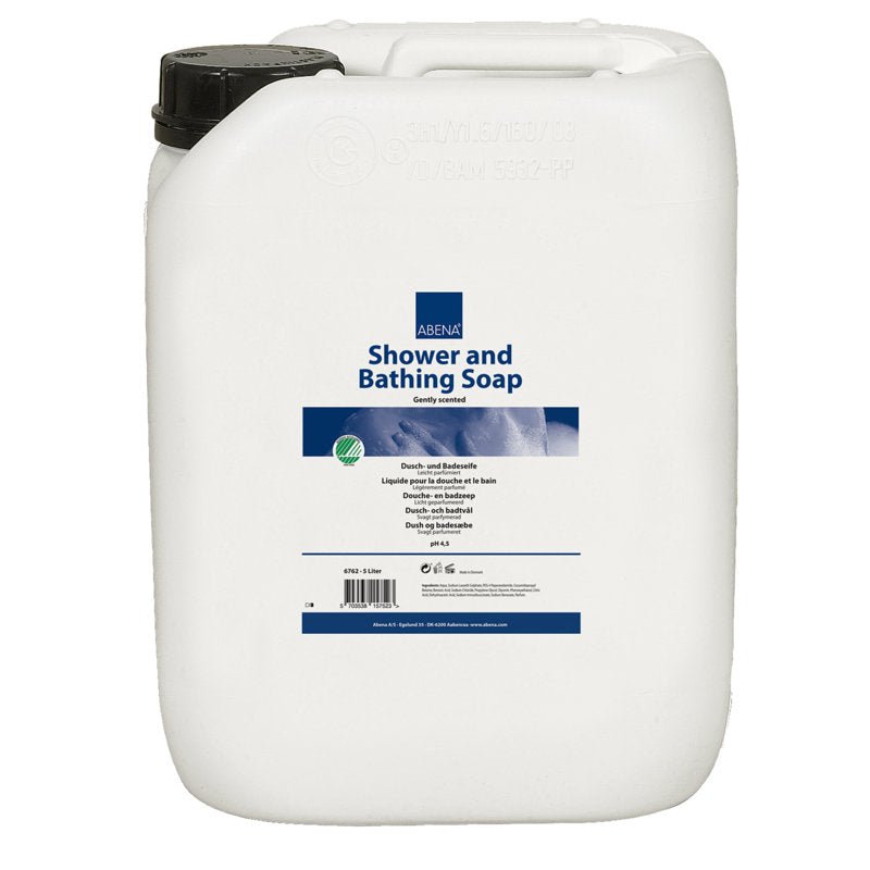 Vit 5.000 ml plastflaska med svart lock och texten "Abena Re-Seller GmbH Dusch- och badtvål, lätt parfymerad" samt blå och vit text med användningsinstruktioner. Säljs i kartong (2 förpackningar).