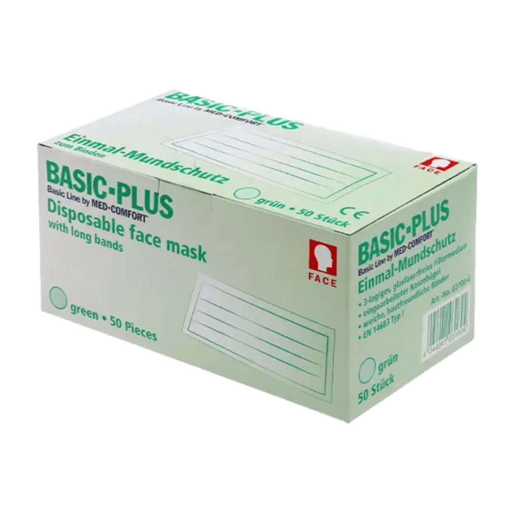 En grön-vit låda med texten „AMPri BASIC-PLUS OP-mask 3-lag. Typ II för knytning, olika färger“ innehåller 50 stycken medicinska engångs-andningsskydd med långa band. Beskrivningen är på engelska och tyska „Engångs-ansiktsmask med långa band“, dekorerad med produkt- och märkesdetaljer från AMPri Handelsgesellschaft mbH.