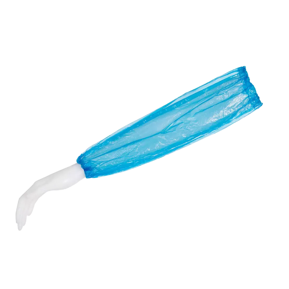 På den vita armen av en skyltdocka sitter en blå AMPri MED-COMFORT PE ärmskydd 20 my 40 x 20 cm för engångsbruk, tillverkad av polyeten från AMPri Handelsgesellschaft mbH. Den sträcker sig från handleden till över armbågen och indikerar dess potential för skydd eller hygienisk användning inom livsmedelsindustrin. Bakgrunden är enkelt vit.