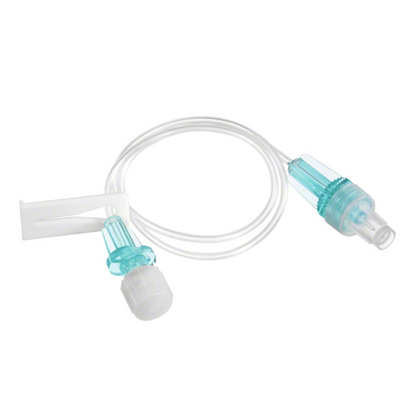 Bilden visar den B. Braun lågvolymsförlängningsslangen för infusioner, en 30 cm lång transparent medicinsk IV-förlängningssats från B. Braun Deutschland GmbH & Co. KG, med en vit L-formad klämma och en blå Luer-Lock-anslutning. Den har utvecklats med säkerhet i åtanke, har låsmekanismer i varje ände och är fri från latex och DEHP för att uppfylla standarderna för lågvolymsförlängningsslangar.