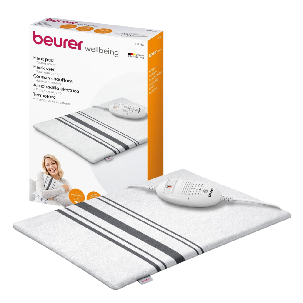 Den Beurer HK 25 värmedynan från Beurer GmbH, avbildad med svarta och grå ränder, erbjuder flera temperaturinställningar. Förpackningen bär OEKO-TEX® STANDARD 100-märket och ett foto av en kvinna som använder värmedynan.