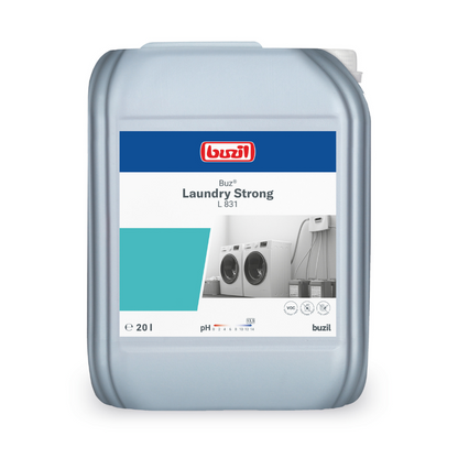 Den 20-litersbehållaren av Buzil Buz® Laundry Strong L 831 flytande tvättkraftförstärkare från BUZIL-WERK Wagner GmbH & Co. KG är försedd med en etikett med tvättmaskinmotiv och betonar dess exceptionella rengöringskraft. Etiketten på framsidan innehåller förutom Buzil-logotypen även information om pH-värdet och garanterar därmed en kraftfull rengöring vid varje användning.