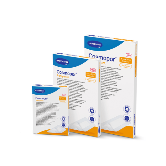 Tre kartonger med Cosmopor Transparent Steriler-transparentförband från Paul Hartmann AG i olika storlekar presenteras med blå och orange varumärkesprofilering. Varje kartong utmärks av egenskaper som andningsförmåga och komforten hos ett vattentätt förband som ger utmärkt skydd mot vatten.