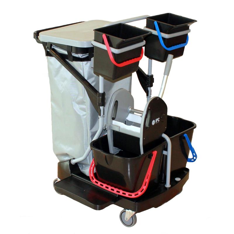 Enviro Trolley från Diversey Deutschland är en vagn för traditionell våtrengöring med hjul, stor grå väska, fyra svarta hinkar med färgade handtag och fack för rengöringstillbehör. Förpackning: 1 styck.