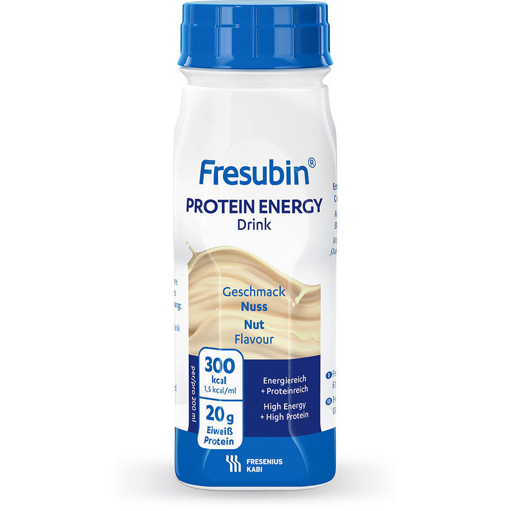 Eine 200ml Flasche Fresubin Protein Energy Drink von Fresenius Kabi Deutschland GmbH liefert 300 kcal und 20g Protein pro Portion. Die weiße Flasche mit blauen Akzenten ist in deutscher und englischer Sprache beschriftet.