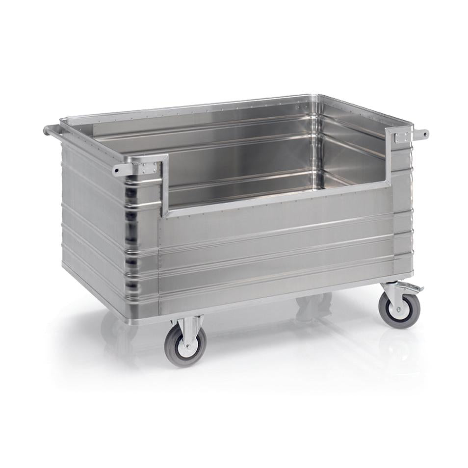 Novocal transportbehållare med sidoväggsutskärning från Novocal är en stor, rektangulär behållare av material A med räfflade sidor, en öppen frontplatta och fyra styrhjul. Levereras som enskild enhet (1 styck).