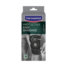 Vorderansicht einer Beiersdorf AG Hansaplast Protective Knie-Bandage, verstellbar | Packung (1 Stück), mit dem Foto einer Person, die die schwarze Kniebandage trägt, und Angaben zur Stabilität in Deutsch und Englisch auf der Verpackung.