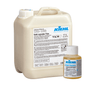 En 5L-flaska Kiehl-Legnodur-Titan med Kiehl-Durator sidenmatt 2-komponents permanentbeläggning (Johannes Kiehl KG) och en 100ml-flaska är avbildade mot en vit bakgrund.