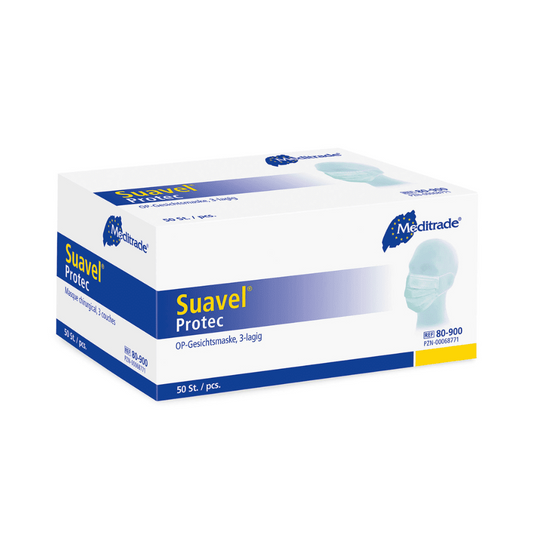En rektangulär låda Meditrade Suavel® Protec OP-mask 50 stycken. Lådan är huvudsakligen vit med blå detaljer och visar en bild av en person som bär en mask. Den innehåller 50 OP-masker (3-lager) med hög bakteriefiltreringseffektivitet och är försedd med olika texter och logotyper från Meditrade GmbH.