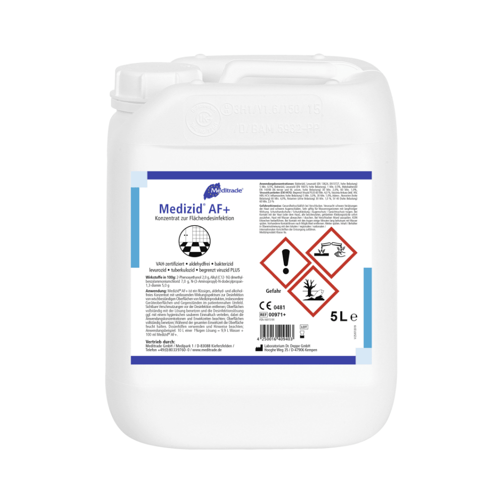 En vit plastbehållare med texten "Meditrade Medizid® AF+ Ytdesinfektion" med produktinformation, farosymboler och en blå-vit etikett. Behållaren är märkt med en kapacitet på 5L.