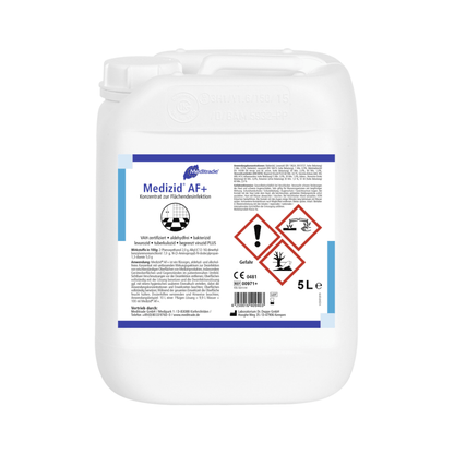 En vit plastbehållare med texten "Meditrade Medizid® AF+ Ytdesinfektion" med produktinformation, farosymboler och en blå-vit etikett. Behållaren är märkt med en kapacitet på 5L.