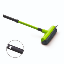 Abgebildet ist die Nölle Profi-Gummibürste mit Teleskopstiel (34 cm, ausziehbar bis 130 cm). Ein Einschub hebt das Aufhängeloch des Griffs hervor. Der weiße Hintergrund betont das verstellbare Design für bequemes Reinigen.