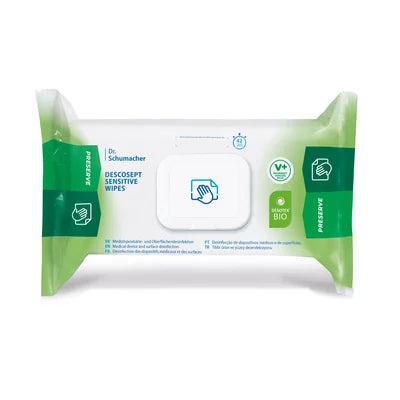 Eine Packung Dr. Schumacher Descosept Sensitive Wipes BIO (100 Tücher) der Dr. Schumacher GmbH hat eine grün-weiße Verpackung mit dem Produktnamen, Symbolen und einer zentralen Kunststofföffnung für die Entnahme dieser biologisch abbaubaren Tücher.