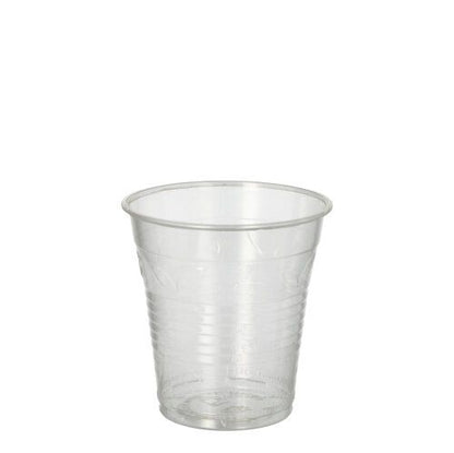 Denna PAPSTAR "pure" kalla dryckesbägare av klar PLA-plast med räfflad design utgör ett miljövänligt alternativ. Den 0,15 liter stora bägaren ser tom ut och står på en vit bakgrund.