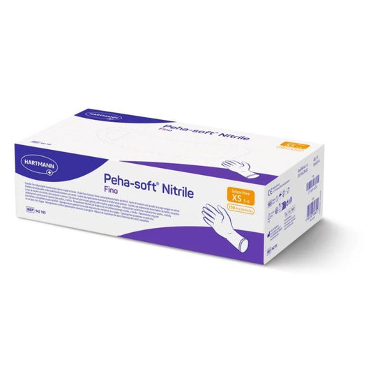 Förpackning med Peha-soft® nitrile fino engångshandskar från Paul Hartmann AG, latexfria och puderfria, med vit-lila förpackning i storlekarna XS–S. Innehåller en bild av en hand med handske, streckkoder och produktinformation på sidorna.