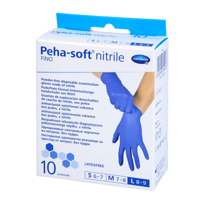 En ask med engångshandskar Peha-soft® nitrile fino från Paul Hartmann AG, puderfria engångsundersökningshandskar. På förpackningen listas de tillgängliga storlekarna och det anges att handskarna är latexfri, med flerspråkig produktinformation.