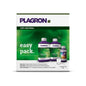 Plagron Easy Pack Natural från Bertels B.V. innehåller tre flaskor med gröna och violetta etiketter för "Alga Grow" och "Alga Bloom" samt ett litet mätglas. Den använder organiskt basgödsel och säkerställer därmed en precis växtnäring i en kompakt förpackning.
