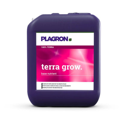 Plagron Terra Grow från Bertels B.V. är en stor, mörklila behållare för tillväxtfasen med en vit etikett med rosa och gröna accenter. Den innehåller instruktioner i liten text på undersidan och har ett praktiskt bärhandtag upptill.