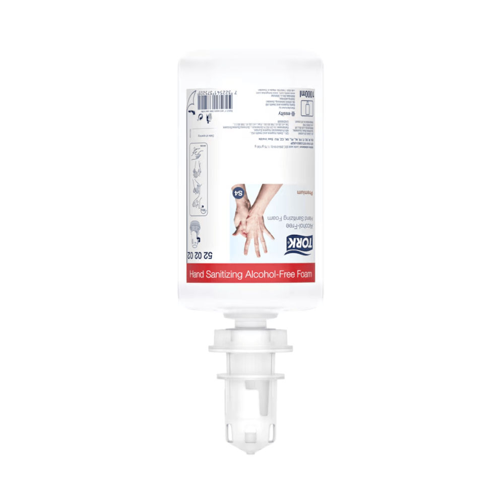 En transparent och vit flaska Tork 520202 alkoholfritt handdesinfektionsskum Premium S4 från TORK – Essity Professional Hygiene Germany GmbH. Flaskan är vänd upp och ner och försedd med en dispensermunstycke för att främja hållbar handhygien. Etiketten innehåller bruksanvisningar och produktdetaljer på flera språk.