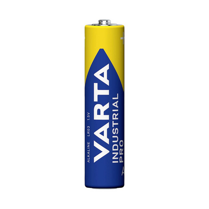 Ett Varta AG Industrial Pro Micro Batteri 4003 LR03 AAA (utgångsartikel, 1,5V) med gul topp och blått hölje står upprätt. Utvecklat för professionell användning, innehåller förpackningen 10 stycken och visar Varta-varumärket i vit skrift.