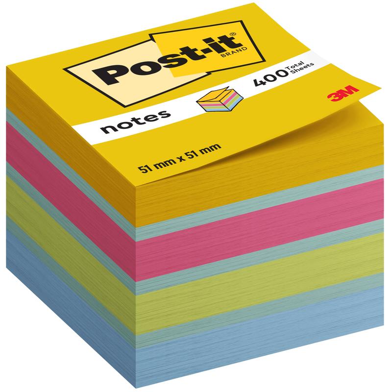 En hög med Post-it® Notes Mini-kuber i gult, rosa, grönt och blått (51 mm x 51 mm, 400 blad/block, 100% PEFC) från 3M Deutschland GmbH; på förpackningen finns "Post-it Brand", "notes" och den röda 3M-logotypen avbildad.
