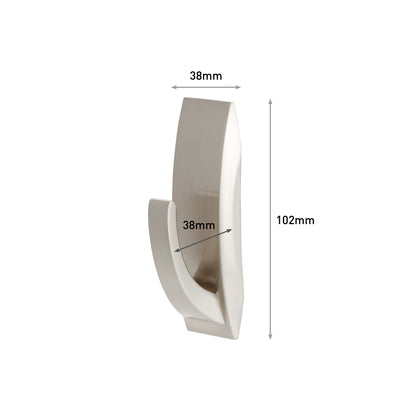 Der Command™ Metallhaken "Modern Reflection" von 3M Deutschland GmbH zeigt sich in mattem Silber auf weißem Grund und ist mit 38 mm Breite, 38 mm Tiefe und 102 mm Höhe beschriftet.